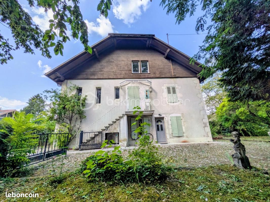 Appartement 3 pièces 130 m² · à Ferney-Voltaire · 130 m² · 535 000 €