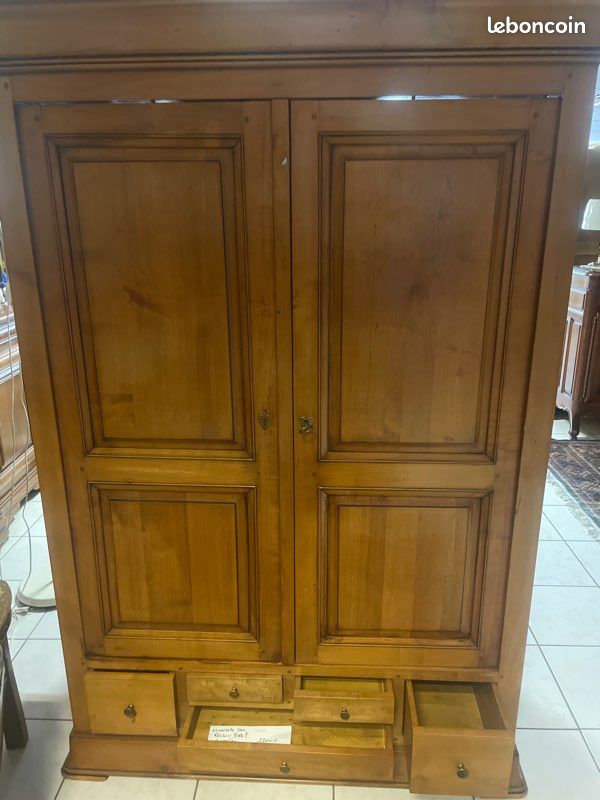 Armoire en merisier massif (image 1)