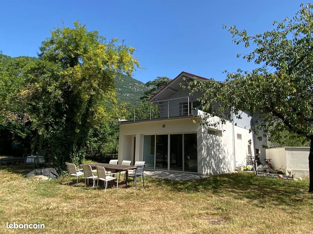 Maison 5 pièces 130 m² · à Veurey-Voroize · 130 m² · 399 000 €