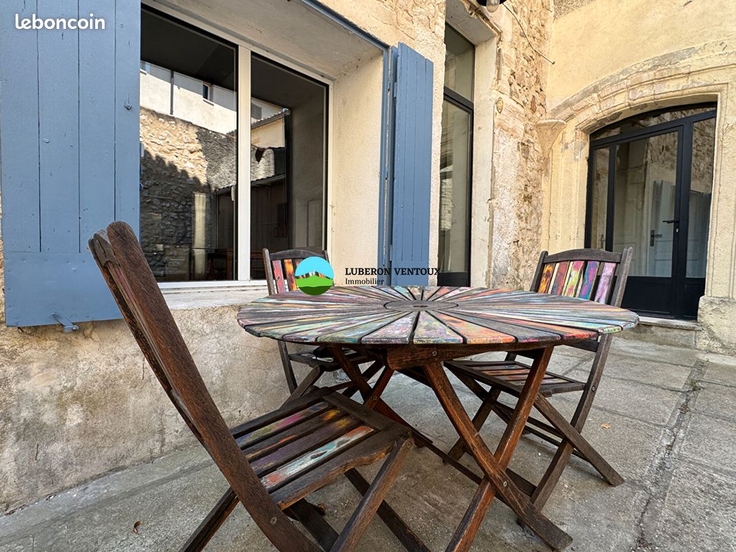 Maison 6 pièces 150 m² · à Pernes-les-Fontaines · 150 m² · 450 000 €