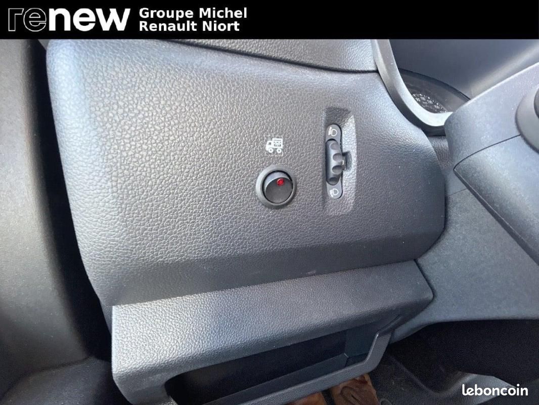 Renault Master PLANCHER CABINE PHC TRAC F3500 L3H1 BLUE DCI 145 EURO VI CONFORT (image 15)