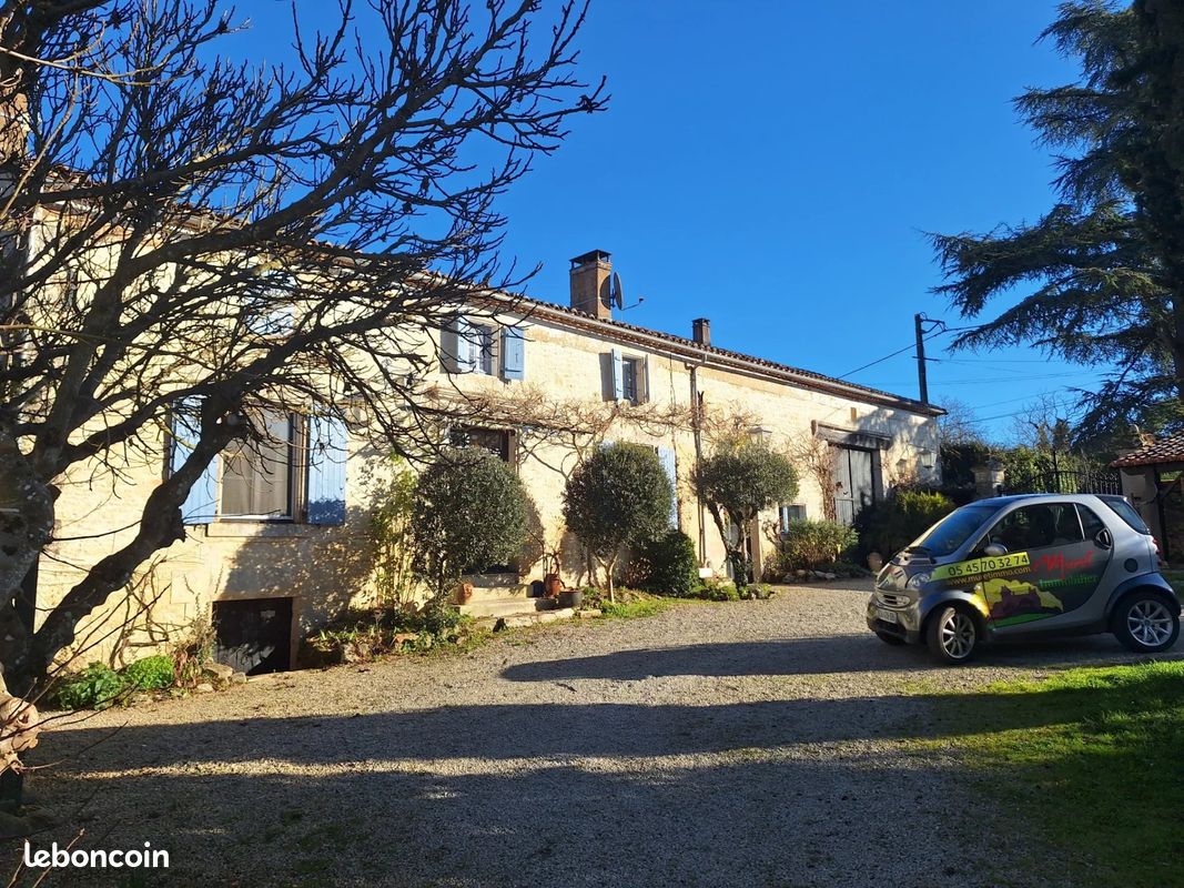 Maison 7 pièces 245 m² · à La Rochette · 245 m² · 420 000 €