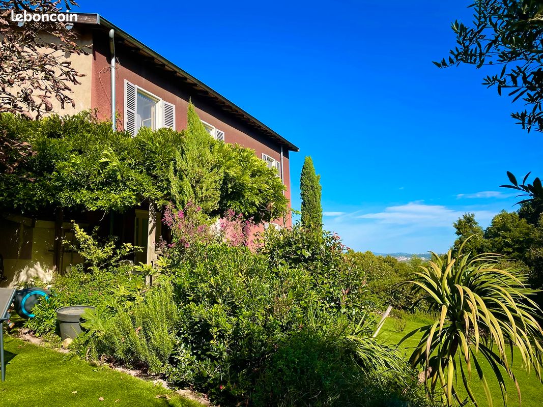 Maison 7 pièces 213 m² · à Ternay · 213 m² · 640 000 €