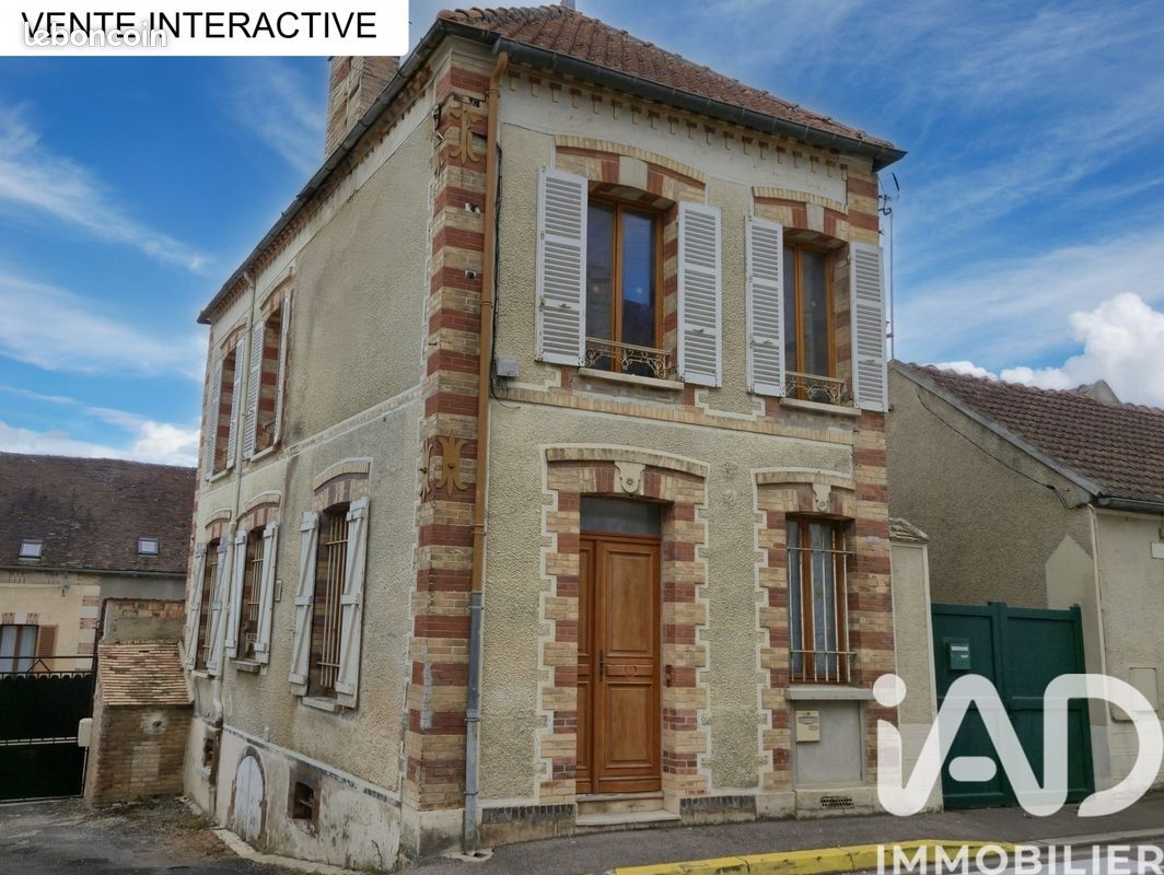 Maison 4 pièces 84 m² · à Vinneuf · 84 m² · 75 000 €