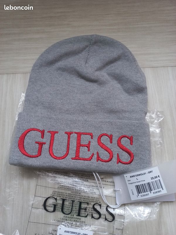 Bonnet femme GUESS (image 1)
