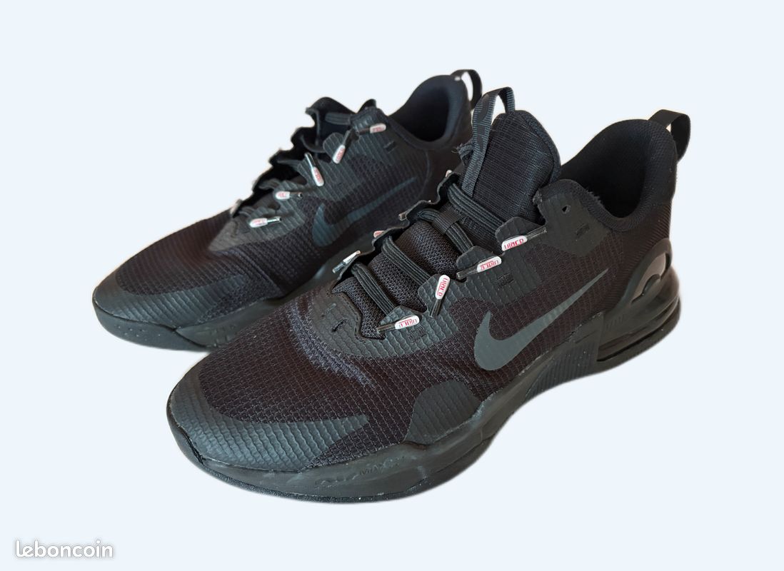 Chaussure NIKE (image 1)