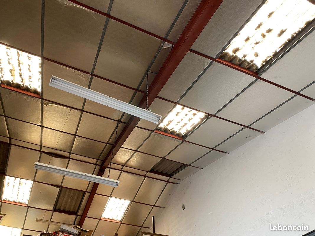 Local commercial 4 pièces 900 m² · à Aïcirits-Camou-Suhast · 900 m² · 399 000 €