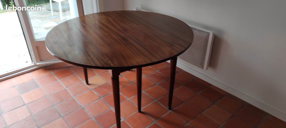 Table (image 3)