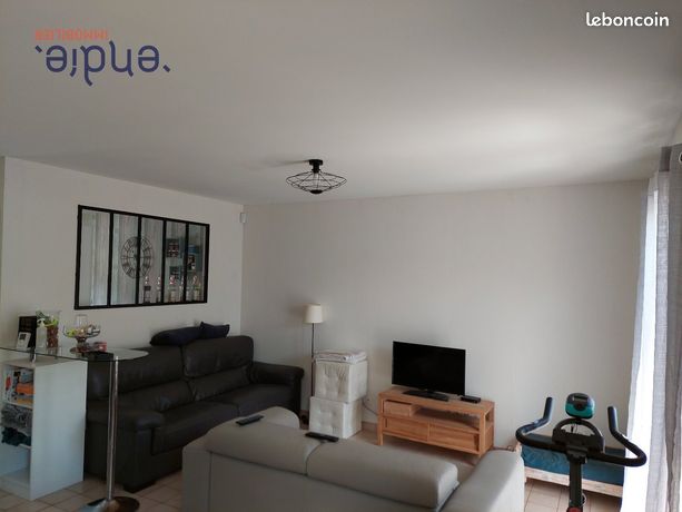 https://img.leboncoin.fr/api/v1/lbcpb1/images/7f/3c/b6/7f3cb6b9030f977bafe39b75b8664af1ec1837e7.jpg?rule=ad-image