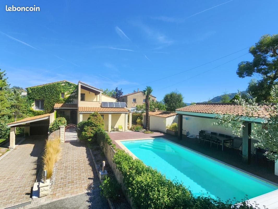 Maison 5 pièces 157 m² · à Privas · 157 m² · 1 500 €/mois