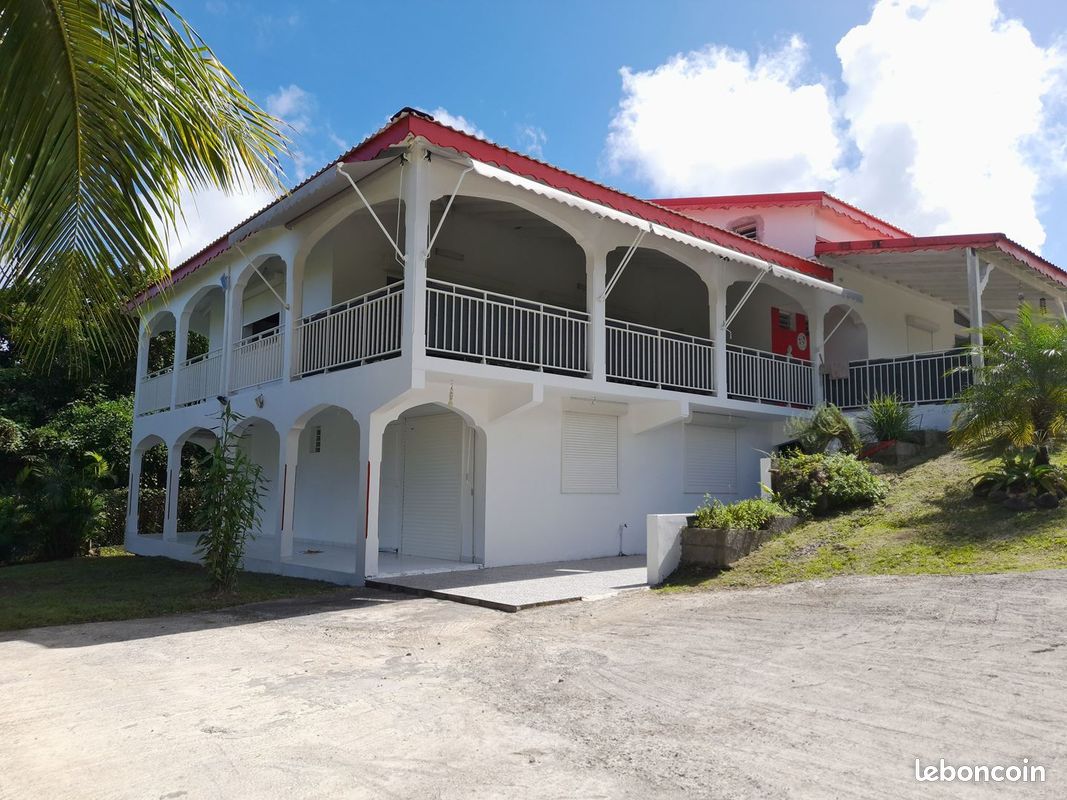 Maison 3 pièces 90 m² · à Sainte-Anne · 90 m² · 900 €/mois