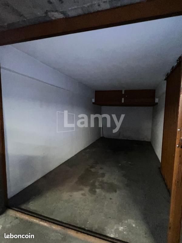 Parking 10 m² · à Villeurbanne · 10 m² · 66 €
