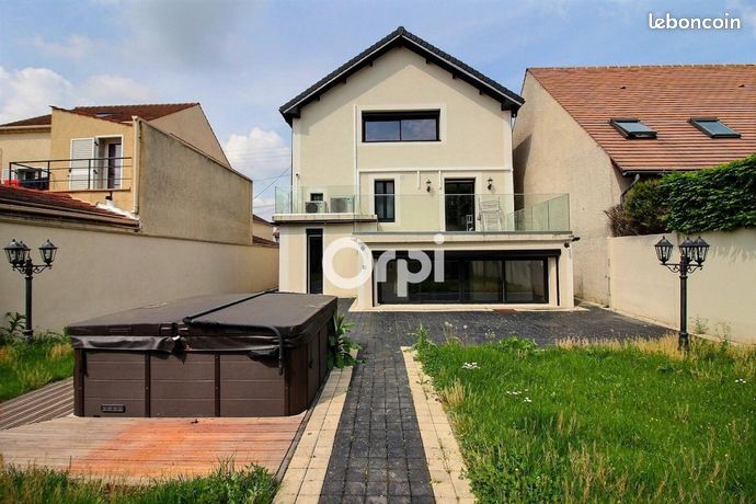 Maison 5 pièces 147 m²