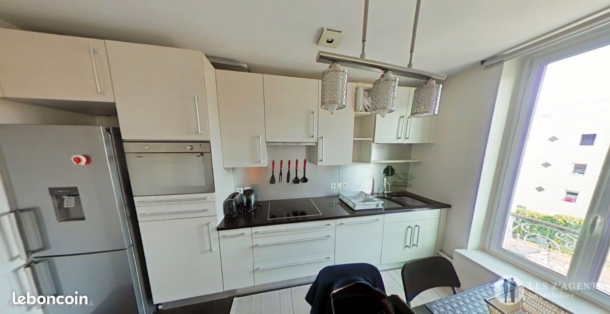 Appartement 1 pièce 36 m² · à Saint-Cyr-l'École · 36 m² · 715 €