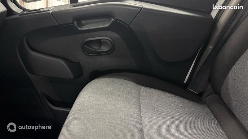 Renault Master Véhicule utilitaire ou Société F3500 L3H3 2.3 Blue dCi 135ch Confort Euro6E (image 30)