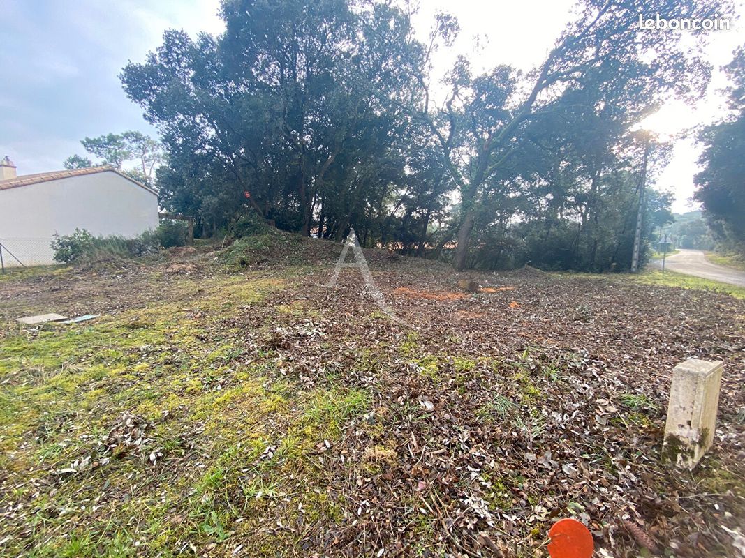 Terrain 723 m² LA TRANCHE SUR MER · à La Tranche-sur-Mer · 175 800 €