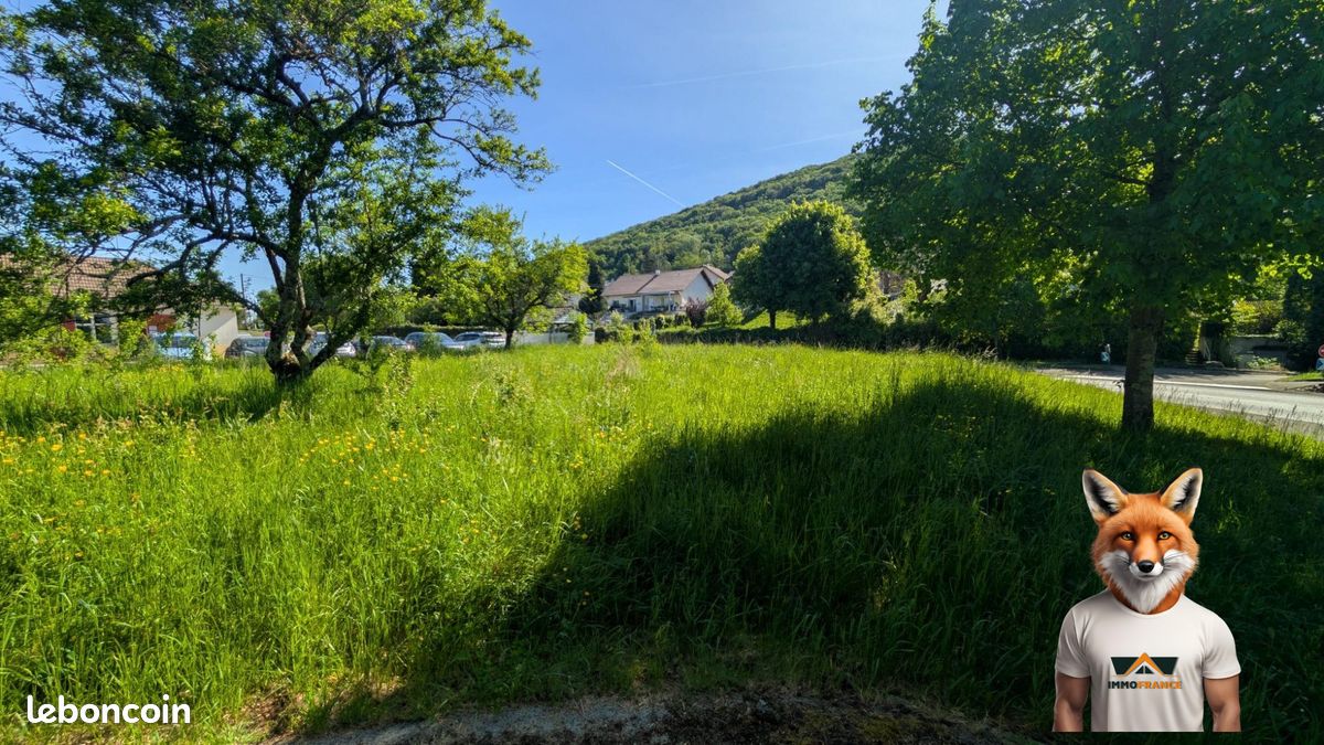 Terrain 660 m² · à Avanne-Aveney · 660 m² · 100 000 €