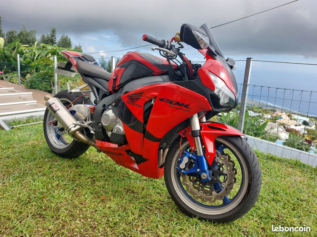 cbr1000rr streetfighter