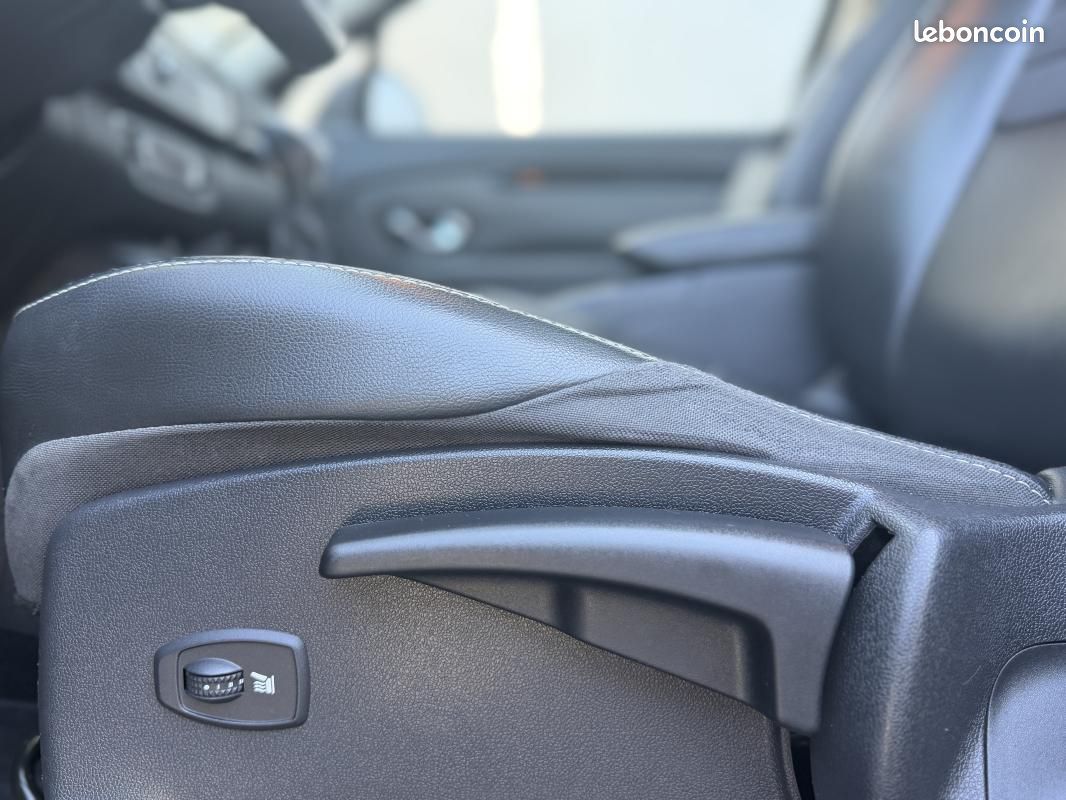 Renault Scénic 1.5 DCI 110 CH BVA6 BOSE EDITION / TOIT OUVRANT COURROIE DISTRIBUTION FAITE POUR L... (image 8)
