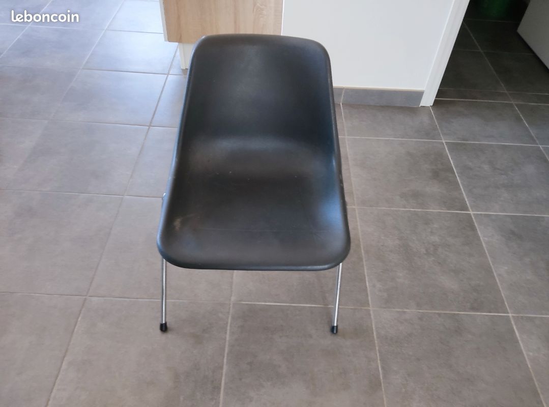 3 Chaises Lambert pieds chromes : 30 (image 1)