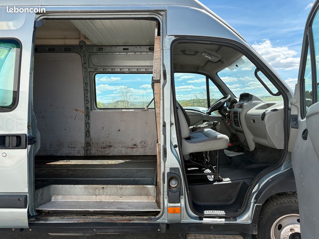 6242 HT - Renault Mascott 2.8 DTI 85 Cabine Privilège L3H3 Société (image 4)