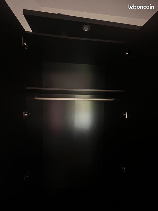 Grand meuble noir avec miroir et LED (image 5)