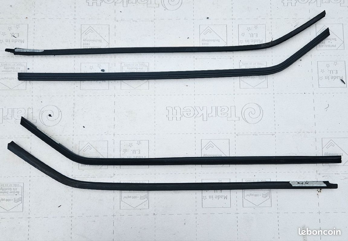 Lèche vitre de porte avant pour transporter T4 (image 1)