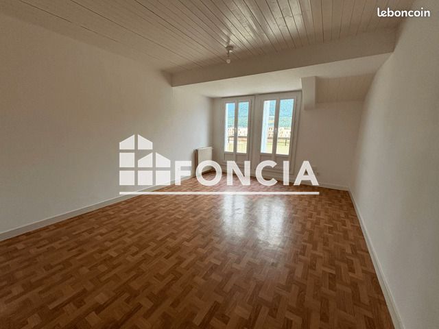 Appartement 3 pièces 75 m² · à Vif · 75 m² · 885 €