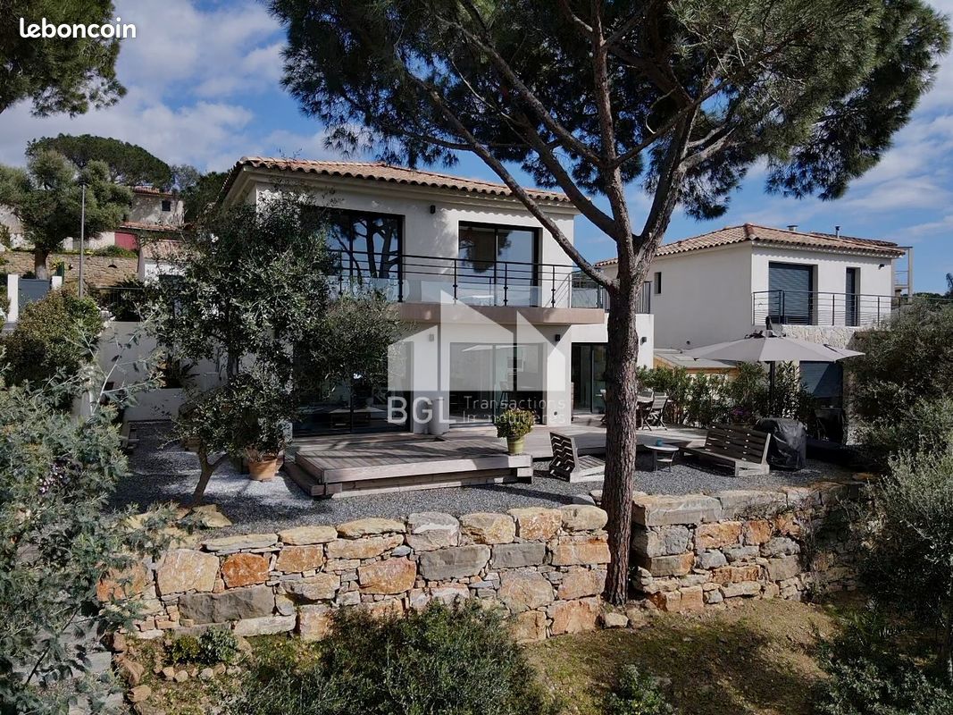 Maison 5 pièces 120 m² · à Le Lavandou · 120 m² · 990 000 €