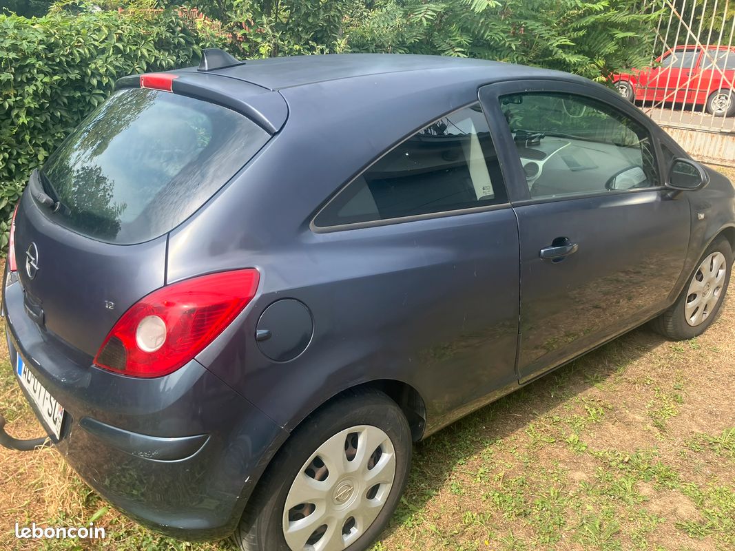 Opel Corsa D 1.2 Twinport 80ch – Essence / Éthanol (E85) – 3 portes (image 2)