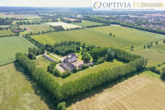 Maison 44 pièces 950 m²