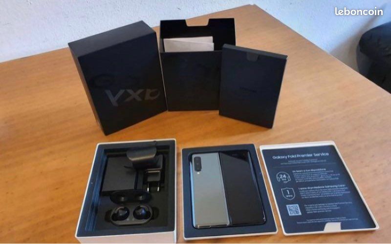 Samsung Galaxy fold (image 3)