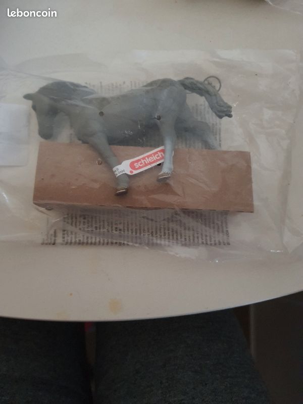 Figurine Schleich jument Trakehner (image 1)