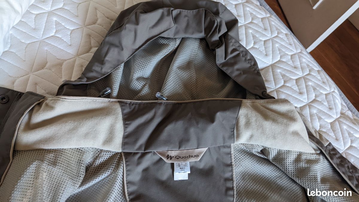 Veste Imperméable Quechua Gris Taupe Taille S en très bon état (image 5)