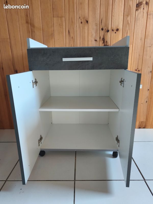 Petit meuble sur roulettes (image 2)