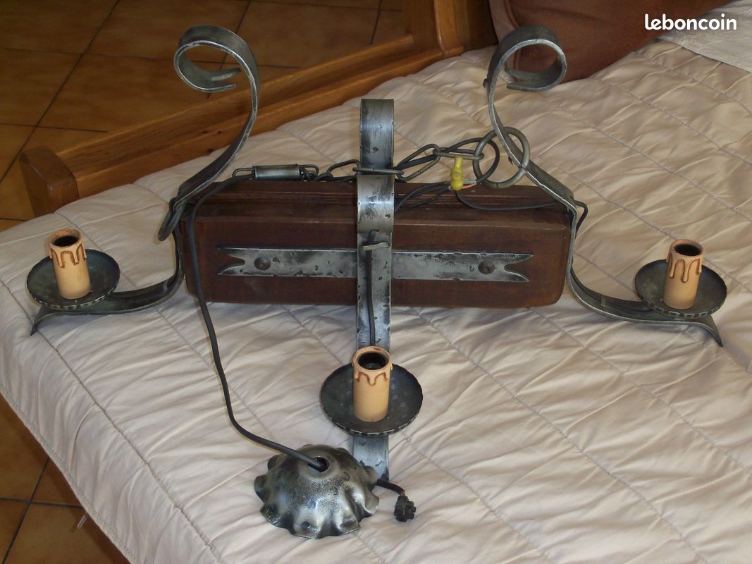 Lustre en bois (image 1)