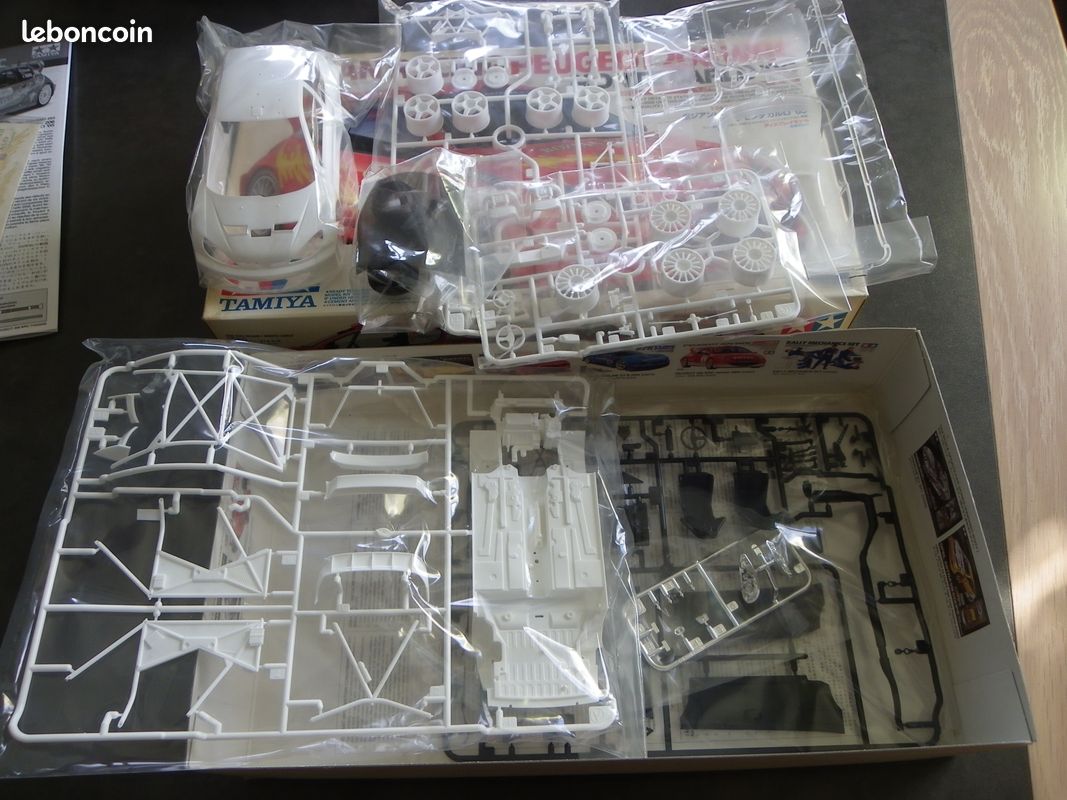Yoryi (puntocom) - Modelismo y - PEUGEOT 307 WRC TAMIYA - Mesa de trabajo