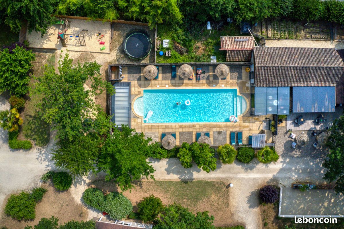 Proche Sarlat Périgord Noir Dordogne CHALETS/GITES Domme (image 3)