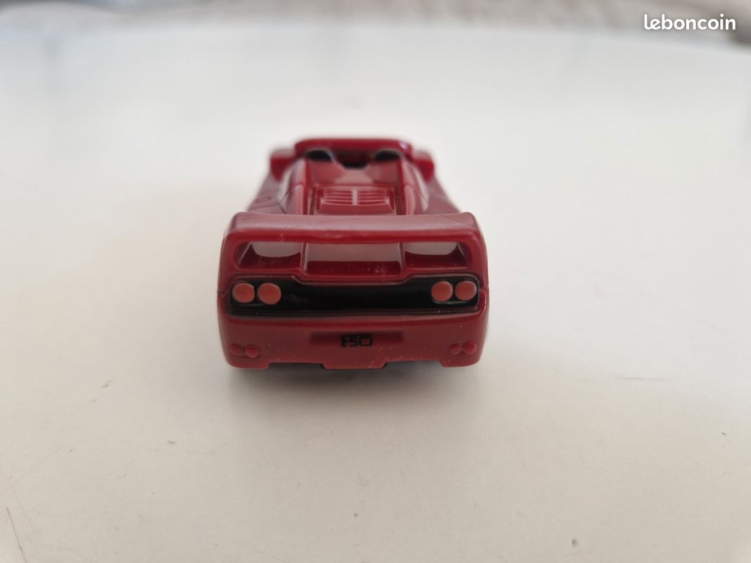 FERRARI F93A 1993 Jean ALESI F1 FORMULE 1 N°27 rouge au 1/43 sous boîte