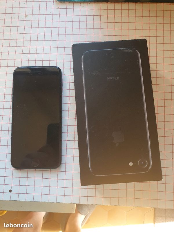 IPhone 7 jet Black 128 go (image 3)