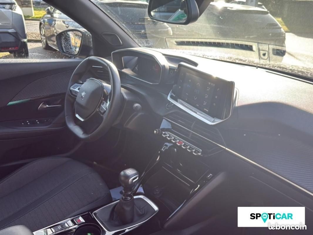 Peugeot 2008 PureTech 100 S&S BVM6 Allure Pack (image 19)