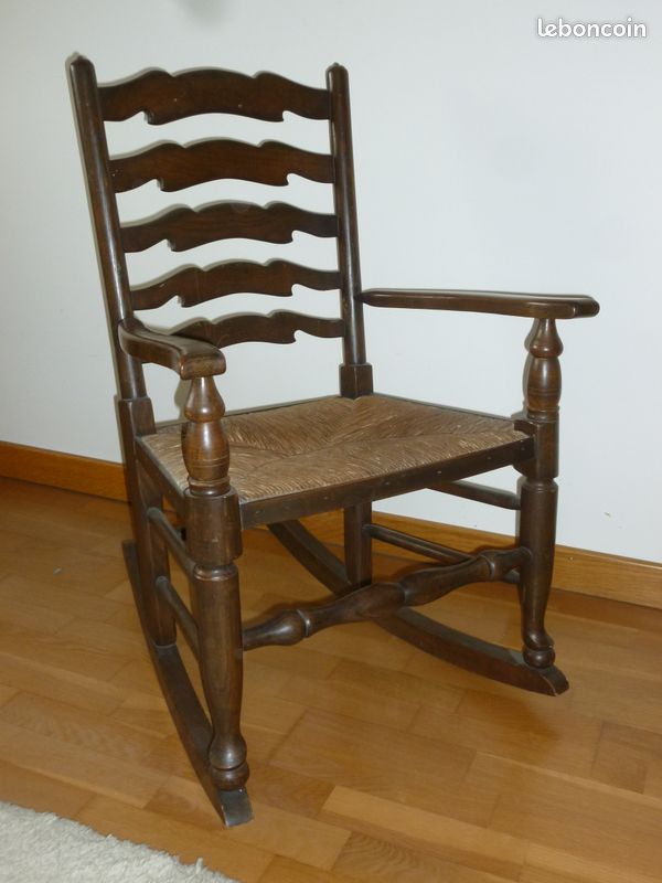 Rocking chair (image 1)