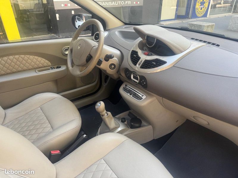 Renault TWINGO II 1.2 LEV 16V 75CH INITIALE ECO² TOIT OUVRANT PANORAMIQUE (image 12)
