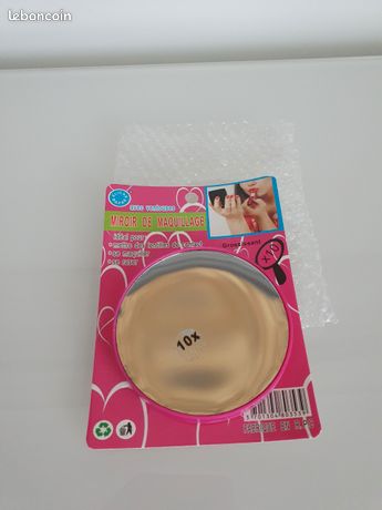 Miroir Grossissant TWISTMIRROR 10x - Couleur Framboise, Pliable, Double Face - Neuf Sous Emballage