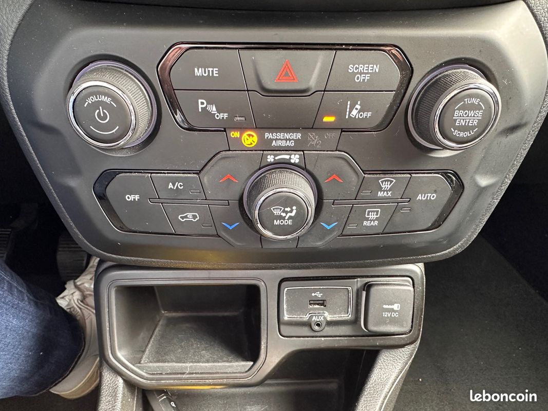 Jeep RENEGADE 1.6 MULTIJET 130CH LIMITED MY21 (image 12)
