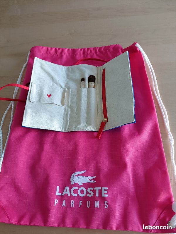 Sac épaule Lacoste Parfums et pochette Clarins (image 2)