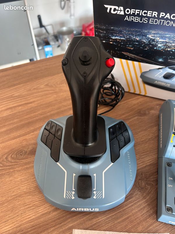 Pack Thrustmaster Airbus – TCA Sidestick + Quadrant + bouton de rechange (image 2)