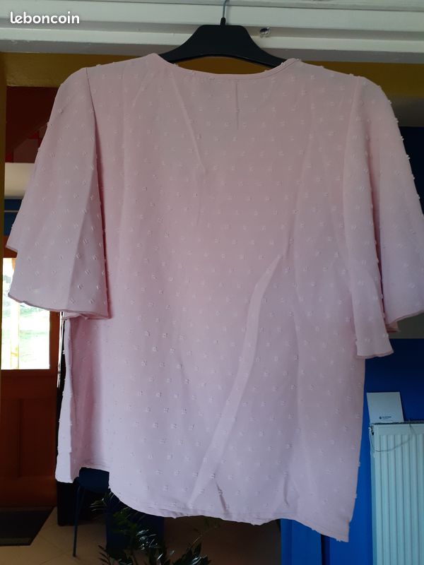 BLOUSE rose manches papillon (image 2)