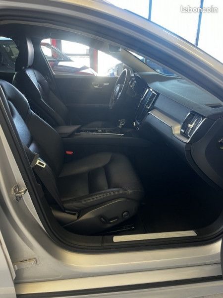 Volvo V60 D3 150CH ADBLUE MOMENTUM GEARTRONIC (image 16)