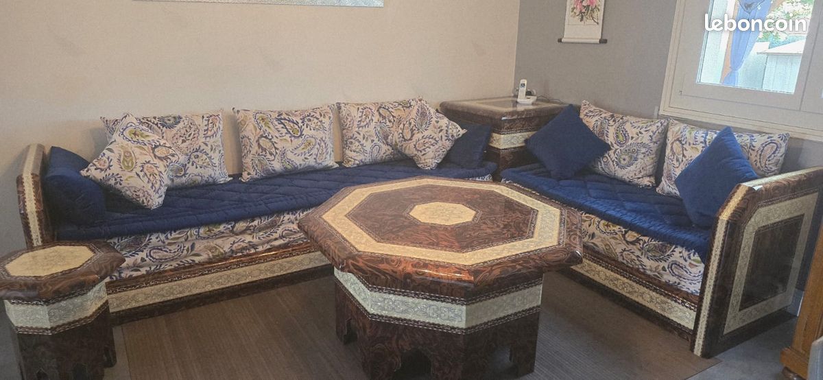 Canapé marocain et table à manger (image 11)